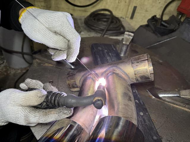 滋賀オートライフハノ　輸入車「ポルシェ ボクスター」のマフラー溶接修理