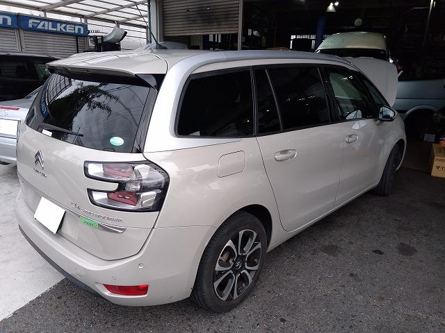 滋賀オートライフハノ　輸入車「シトロエン C4」の持ち込みバッテリー交換（VARTA）