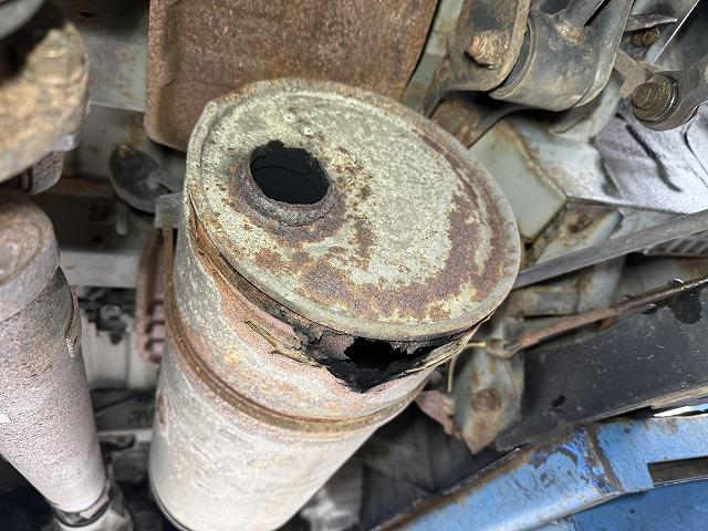 滋賀オートライフハノ　トヨタ「ハイエース」(100系)のマフラー製作（200系マフラー流用）