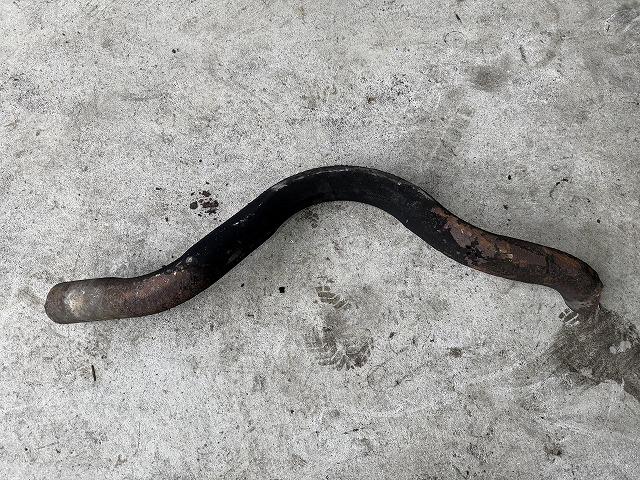 滋賀オートライフハノ　トヨタ「ハイエース」(100系)のマフラー製作（200系マフラー流用）