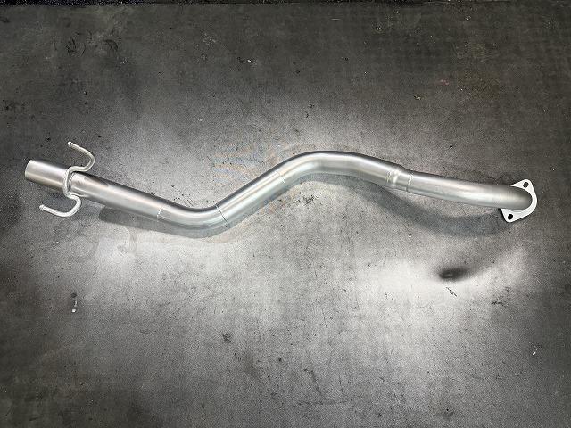 滋賀オートライフハノ　トヨタ「ハイエース」(100系)のマフラー製作（200系マフラー流用）