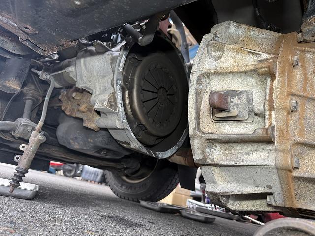 滋賀オートライフハノ　トヨタ「ダイナ」(2ｔトラック)のクラッチ交換