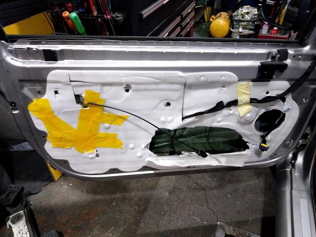 滋賀オートライフハノ　輸入車「ルノー ルーテシア」(RF4C)の車検＆整備とウインドレギュレーター交換