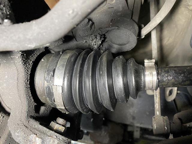 滋賀オートライフハノ　スズキ「エブリィ」(DA17)の持ち込みドライブシャフトブーツ交換（フロントアウター）