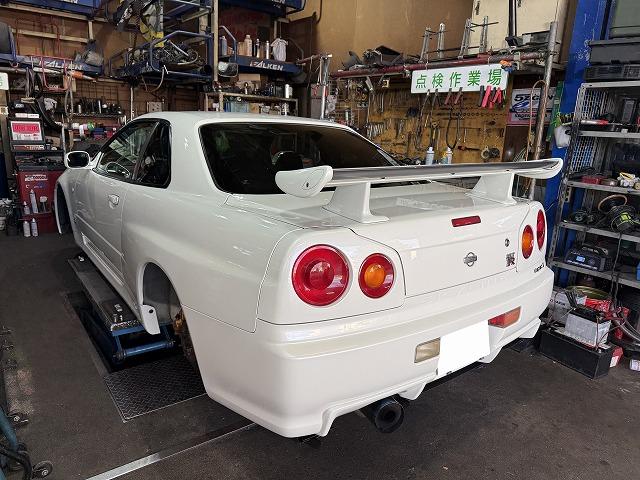 滋賀オートライフハノ　日産「スカイライン GT-R」(BNR34)の持込タイヤ交換4本（18インチ）