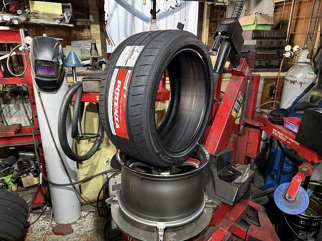 滋賀オートライフハノ　日産「スカイライン GT-R」(BNR34)の持込タイヤ交換4本（18インチ）