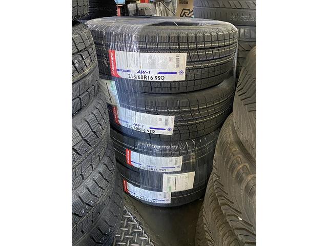 滋賀オートライフハノ　ホンダ「ヴェゼル」の持込スタッドレス交換4本（16インチ）