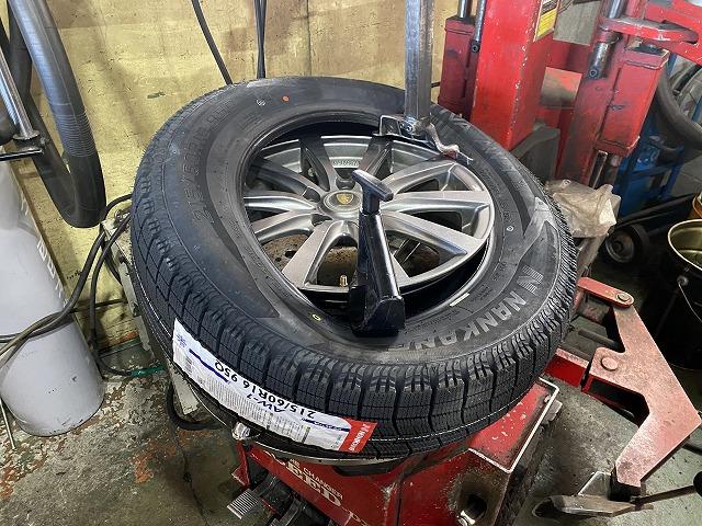 滋賀オートライフハノ　ホンダ「ヴェゼル」の持込スタッドレス交換4本（16インチ）