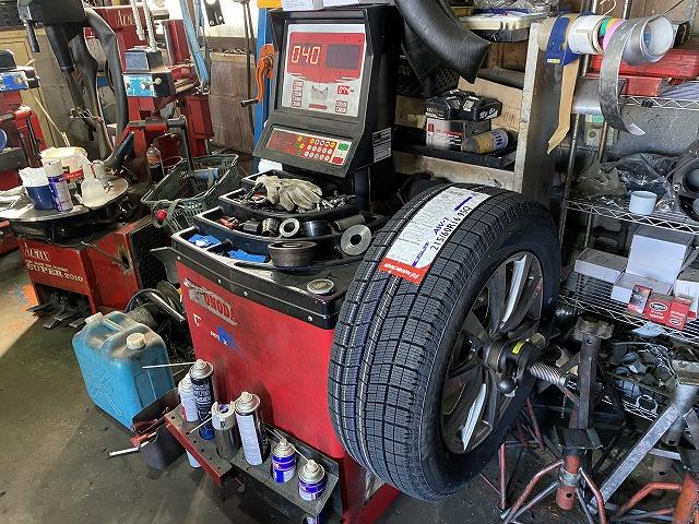 滋賀オートライフハノ　ホンダ「ヴェゼル」の持込スタッドレス交換4本（16インチ）