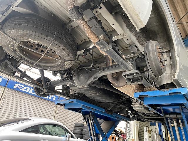 滋賀オートライフハノ　トヨタ「ハイエース」(200系)の車検＆整備とブレーキパッド交換