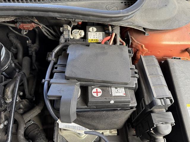 滋賀オートライフハノ　輸入車「VWポロ」の持ち込みバッテリー交換（VARTA）