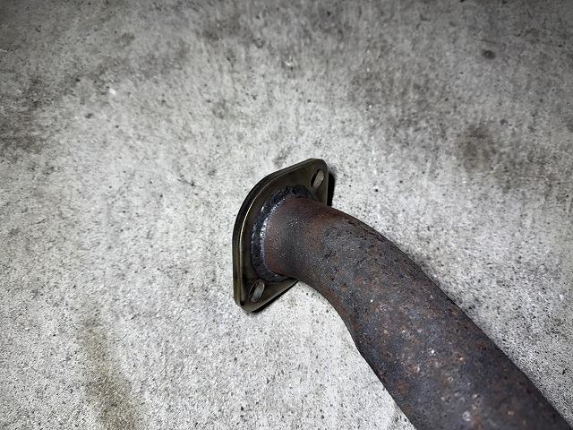 滋賀オートライフハノ　100系ハイエースのマフラー溶接修理