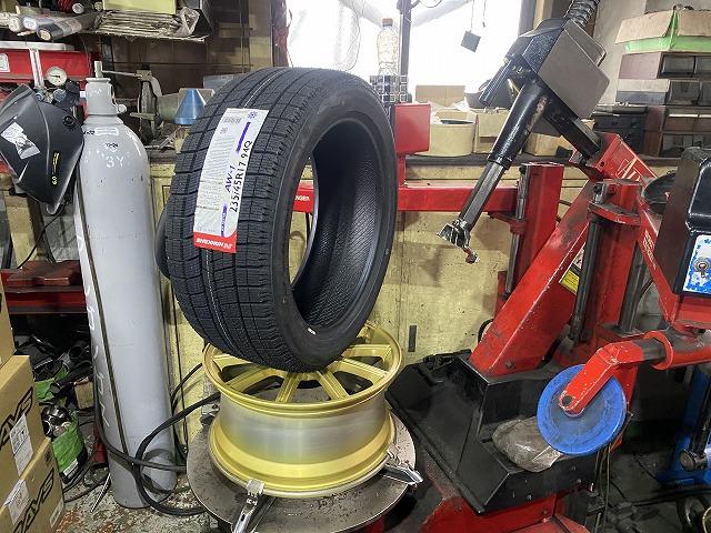 滋賀オートライフハノ　スバル「インプレッサ WRX STI」(GDB)の持込スタッドレス交換4本（17インチ）