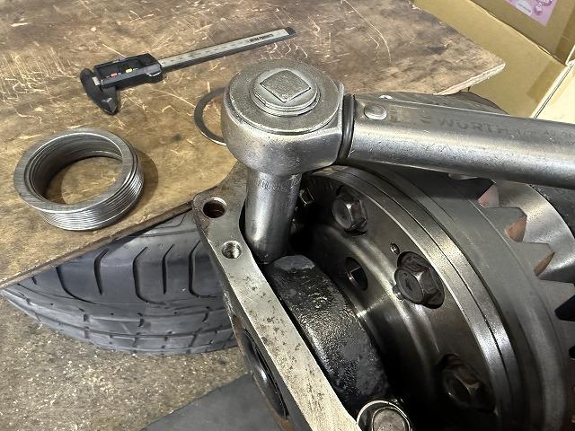 滋賀オートライフハノ　日産「シルビア」(S13)の「4.6」ファイナル交換