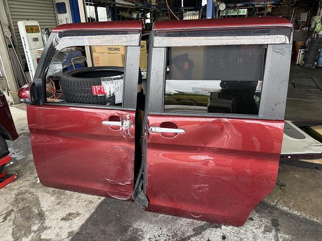 滋賀オートライフハノ　ダイハツ「タント」のフロントドア＆スライドドア交換（中古品）