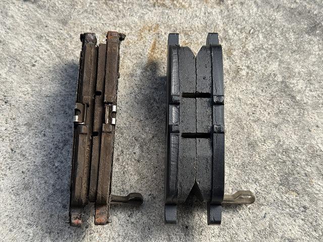 滋賀オートライフハノ　日産「エルグランド」(PNE52)のブレーキキャリパーオーバーホールとパッド＆ローター交換（リア）