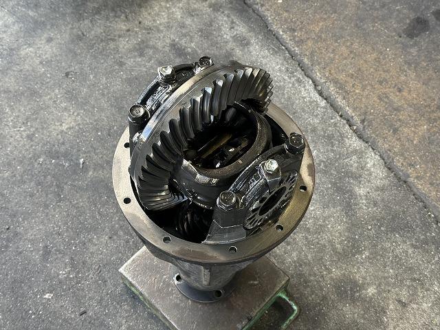 滋賀オートライフハノ　トヨタ「ハイエース」(200系)のLSD交換(OS技研 デュアルコアNEO)