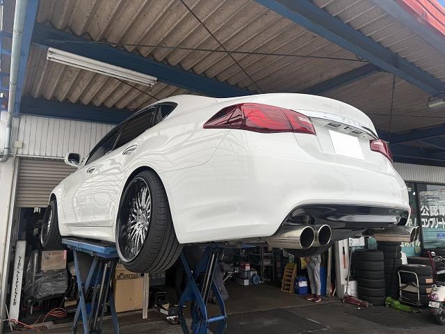 滋賀オートライフハノ　日産「フーガ」(Y51)の持込フロントパイプ交換