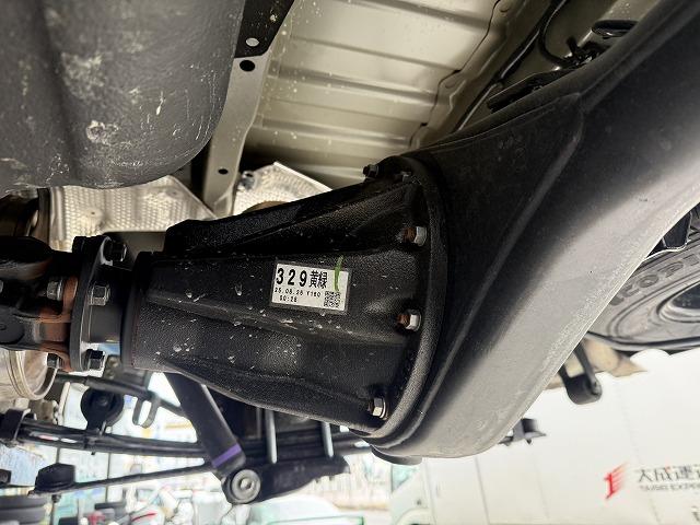 滋賀オートライフハノ　トヨタ「ハイエース」(200系)の86用トルセンLSD交換（部品持ち込み）