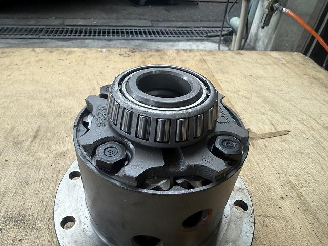 滋賀オートライフハノ　トヨタ「ハイエース」(200系)の86用トルセンLSD交換（部品持ち込み）