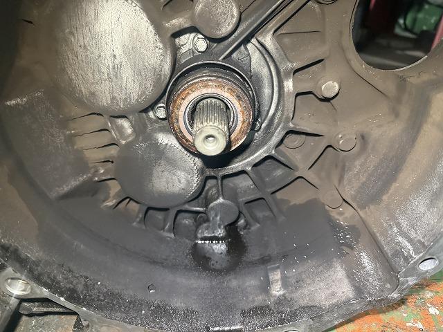 滋賀オートライフハノ　輸入車「アウディTT クワトロ」(8N)のクラッチ交換 ※クラッチ切れ不良