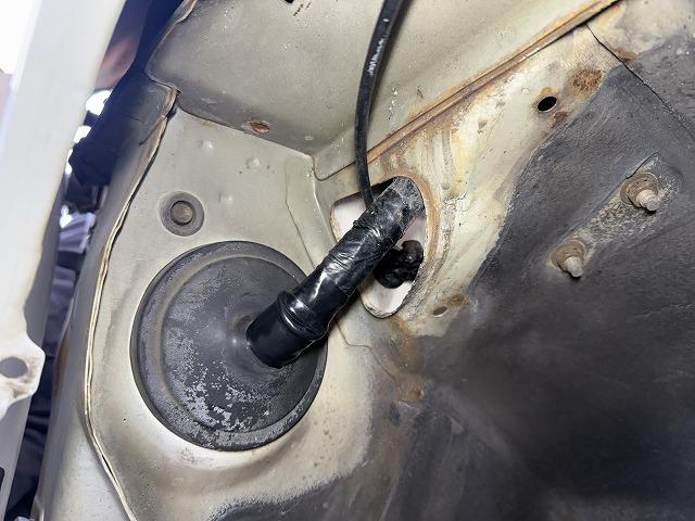 滋賀オートライフハノ　日産「シルビア」(S13)の配線上通し加工（配線上げ）