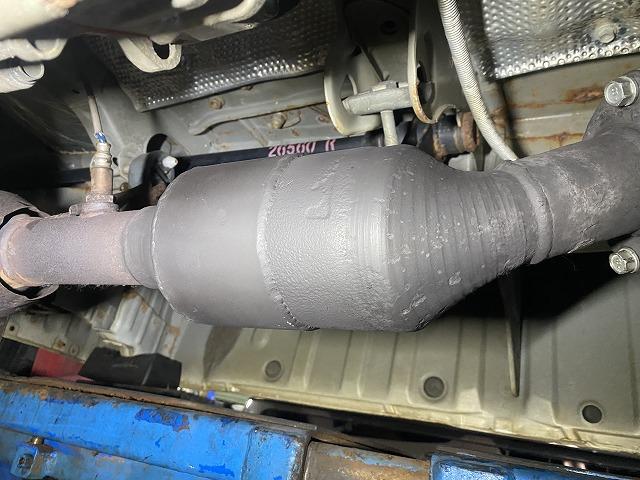 滋賀オートライフハノ　トヨタ「ハイエース」(200系)のマフラー溶接修理