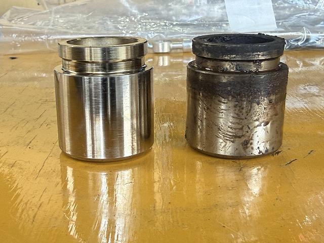 滋賀オートライフハノ　いすゞ「ビッグホーン」(UBS26GW)のブレーキキャリパーオーバーホールとパッド＆ローター交換、マスターシリンダー＆ブレーキホース交換（前後）