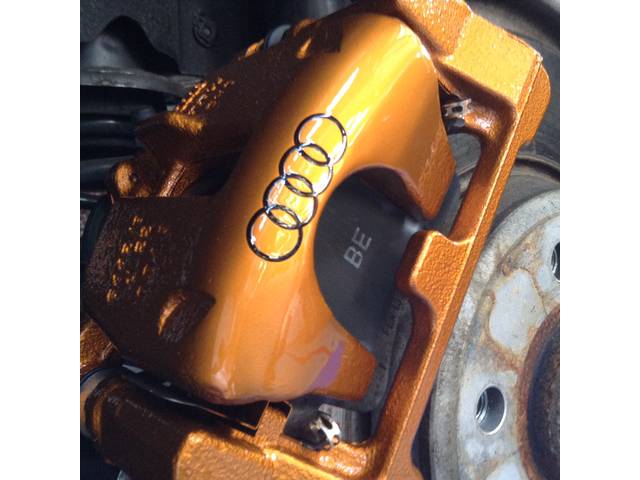 アウディのキャリパー塗装