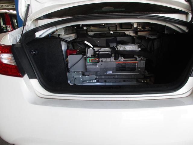 フーガハイブリッドの車検です。