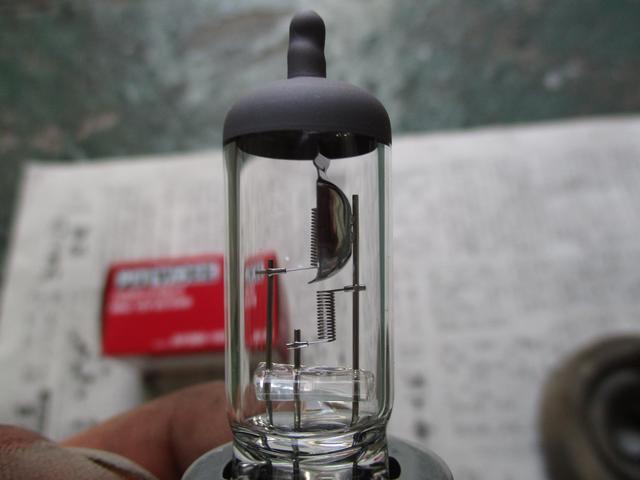 ハイゼットのヘッドライト球交換