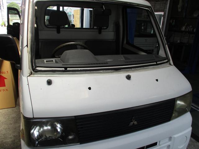 ミニキャブのガラス交換です。