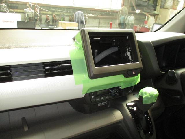 Ｎワゴンにナビ、ドラレコ前後を取付します。
