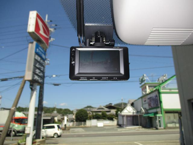 Ｎワゴンにナビ、ドラレコ前後を取付します。
