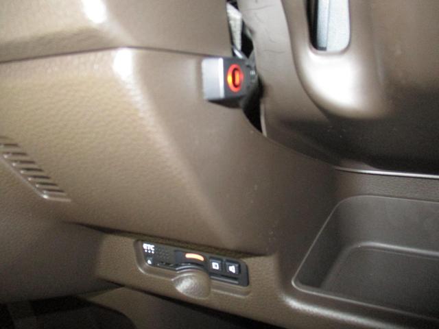 Ｎワゴンにナビ、ドラレコ前後を取付します。
