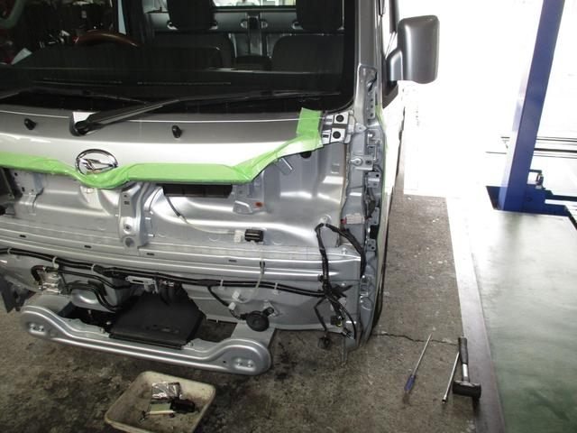 ハイゼットにＬＥＤヘッドライトを取付します。