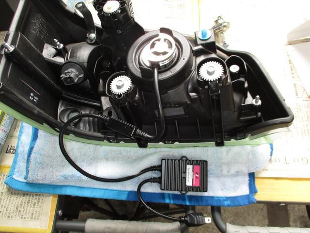 ハイゼットにＬＥＤヘッドライトを取付します。