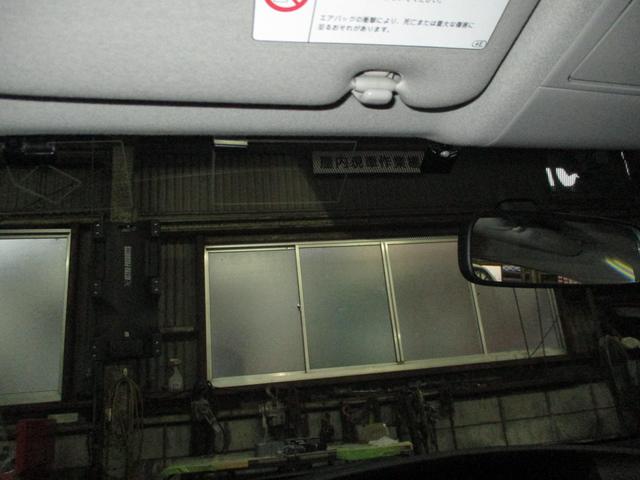 プリウスに前後ドライブレコーダーを取付します。