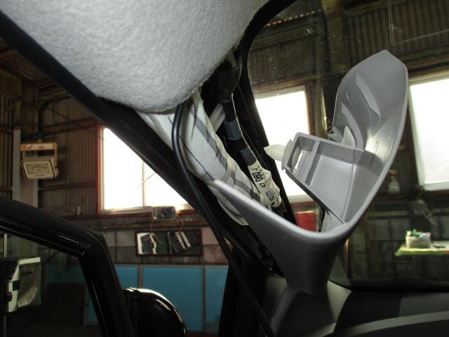 プリウスに前後ドライブレコーダーを取付します。