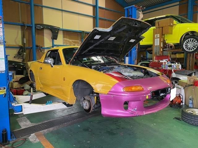 ユーノスロードスター NA6CE 改 HKS 車高調 取り付け 持ち込み グーピット 大阪 茨木 北摂 高槻 吹田 摂津 箕面 オープンカー カスタム