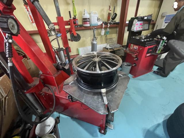 持ち込みタイヤ交換・守口・オートスピリット・ティーダ