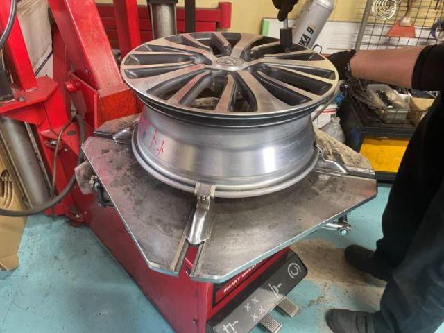 持ち込みタイヤ交換・守口・オートスピリット・セレナ