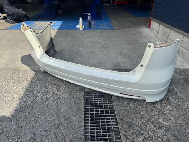 ホンダ　エリシオン　板金・外装補修　リアバンパー交換　安心　安全　守口　門真　寝屋川　高槻　枚方
オートスピリット