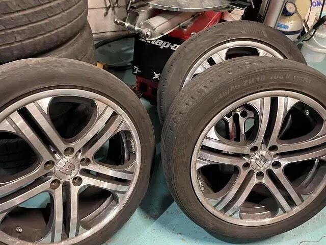 メルセデス・ベンツ　 点検　タイヤ交換　安心　安全　守口　門真　寝屋川　高槻　枚方　オートスピリット