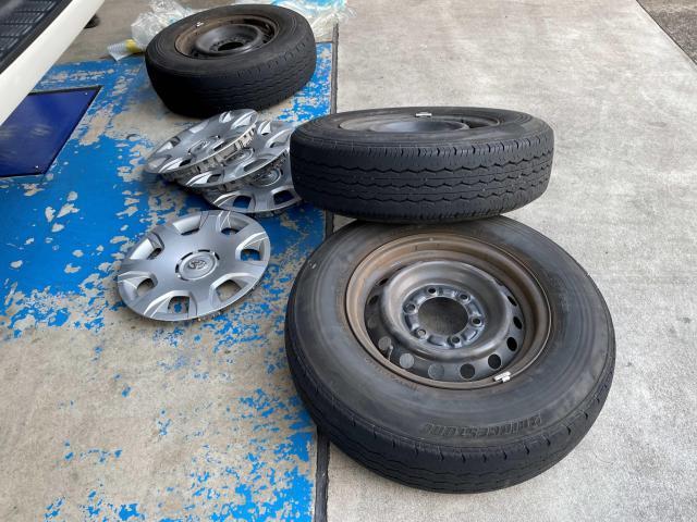 トヨタ　ハイエースバン　ホイール・タイヤ交換  守口市で創業26年信頼実績のオートスピリット　守口　門真　寝屋川　枚方　摂津　旭区　鶴見区　東淀川区