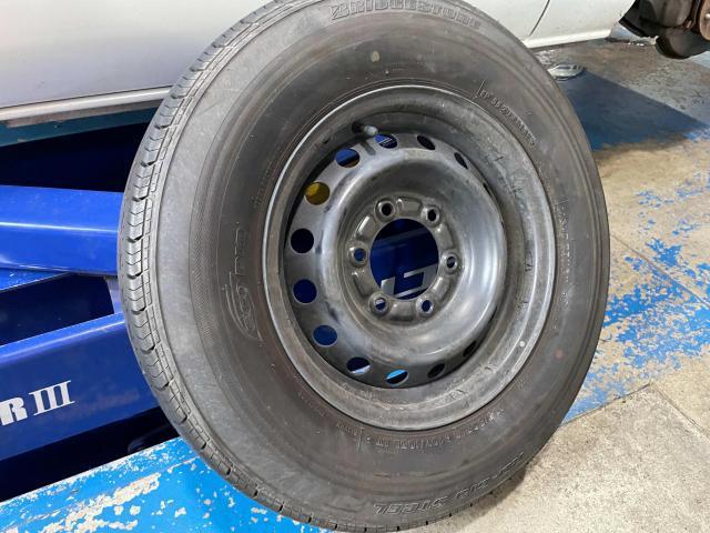 トヨタ　ハイエースバン　ホイール・タイヤ交換  守口市で創業26年信頼実績のオートスピリット　守口　門真　寝屋川　枚方　摂津　旭区　鶴見区　東淀川区