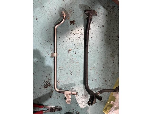 トヨタ　ハイエースバン　内装補修・修理　ウォーターバイパスパイプ交換　安心　安全　守口　門真　寝屋川　
高槻　枚方　オートスピリット守口