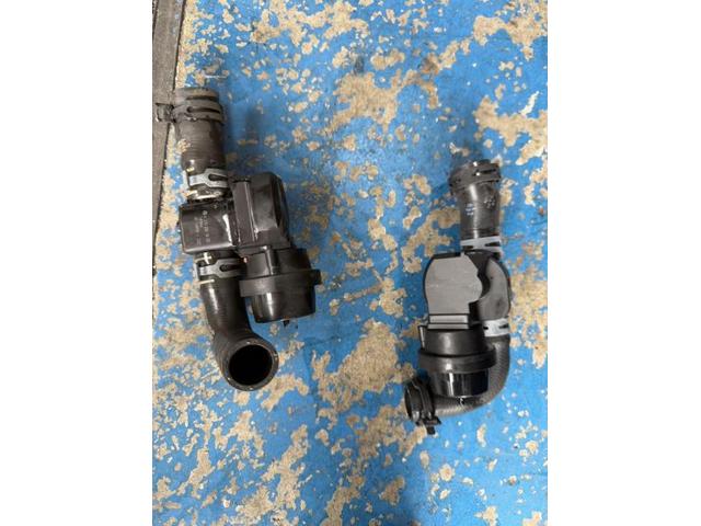 ベンツ CLA180 リアブレーキローター 　リアブレーキパット　 ヒーターチェックバルブ LLC 交換