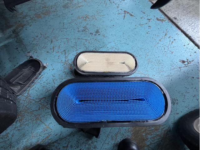 キャンター  テールレンズ  ラジエーターキャップ  エアエレメント ファンベルト  タイロッドエンドブーツ 交換
安心　安全　守口　門真　寝屋川　高槻　枚方　オートスピリット