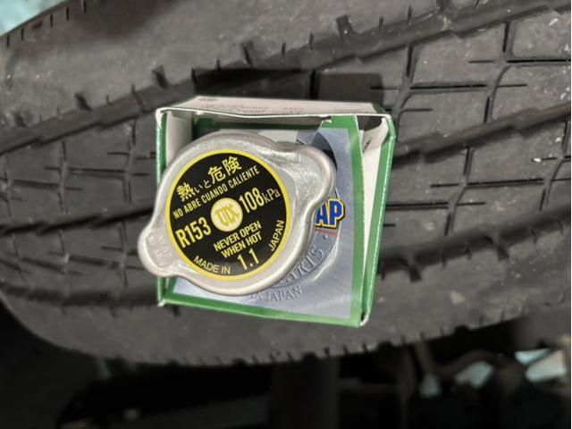 キャンター  テールレンズ  ラジエーターキャップ  エアエレメント ファンベルト  タイロッドエンドブーツ 交換
安心　安全　守口　門真　寝屋川　高槻　枚方　オートスピリット